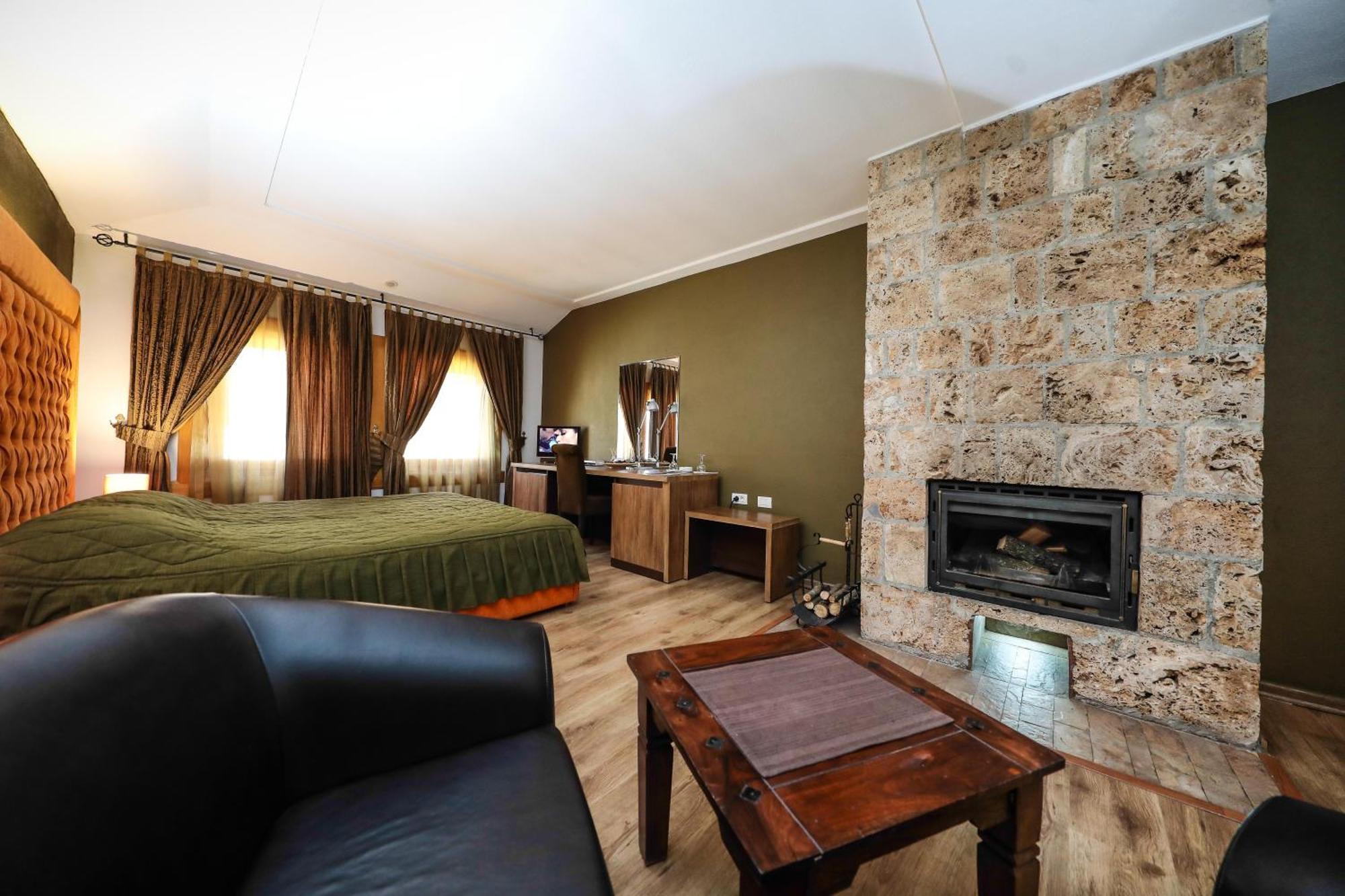 Hotel Carshia E Jupave Gjakova Buitenkant foto