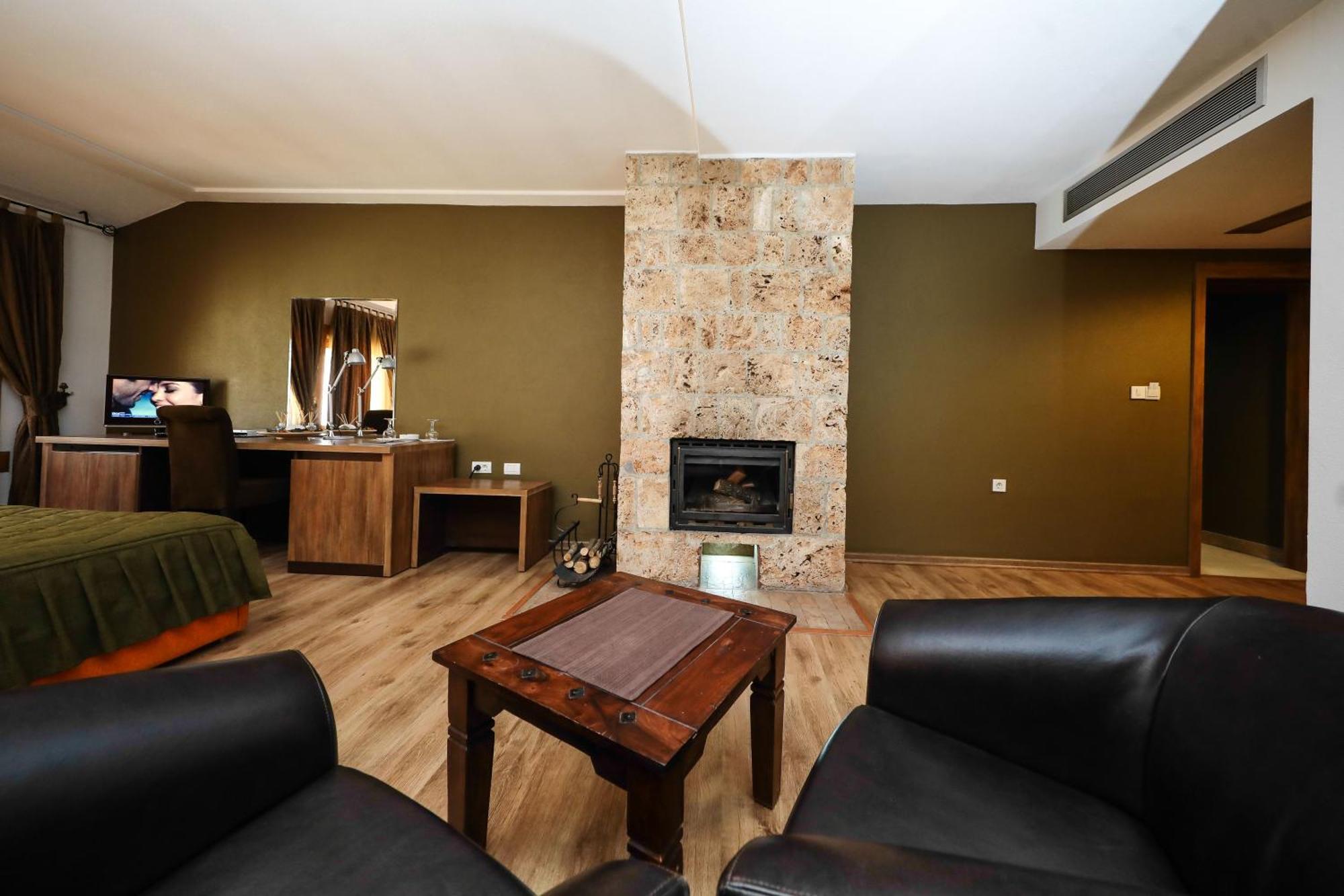 Hotel Carshia E Jupave Gjakova Buitenkant foto