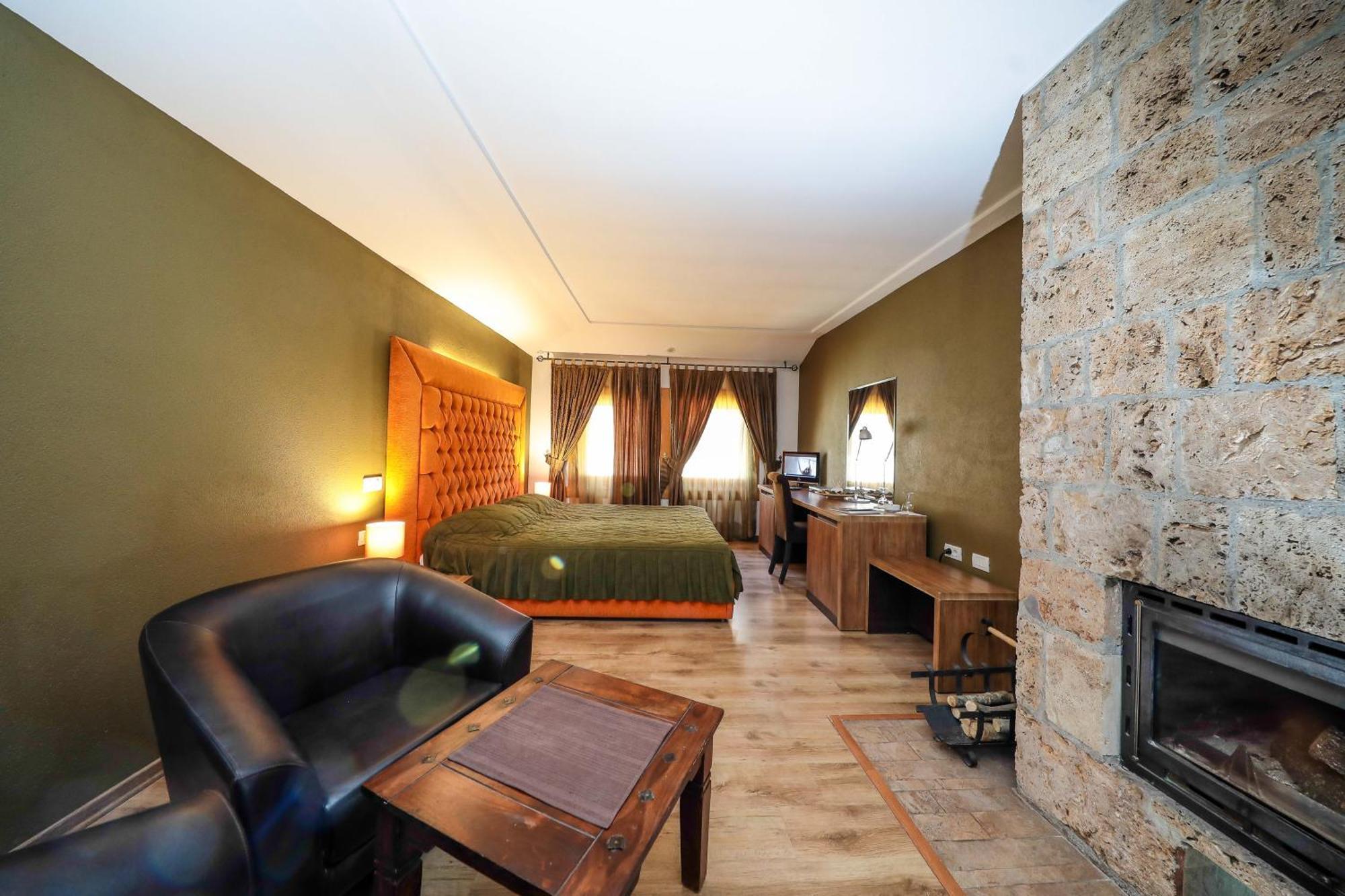 Hotel Carshia E Jupave Gjakova Buitenkant foto