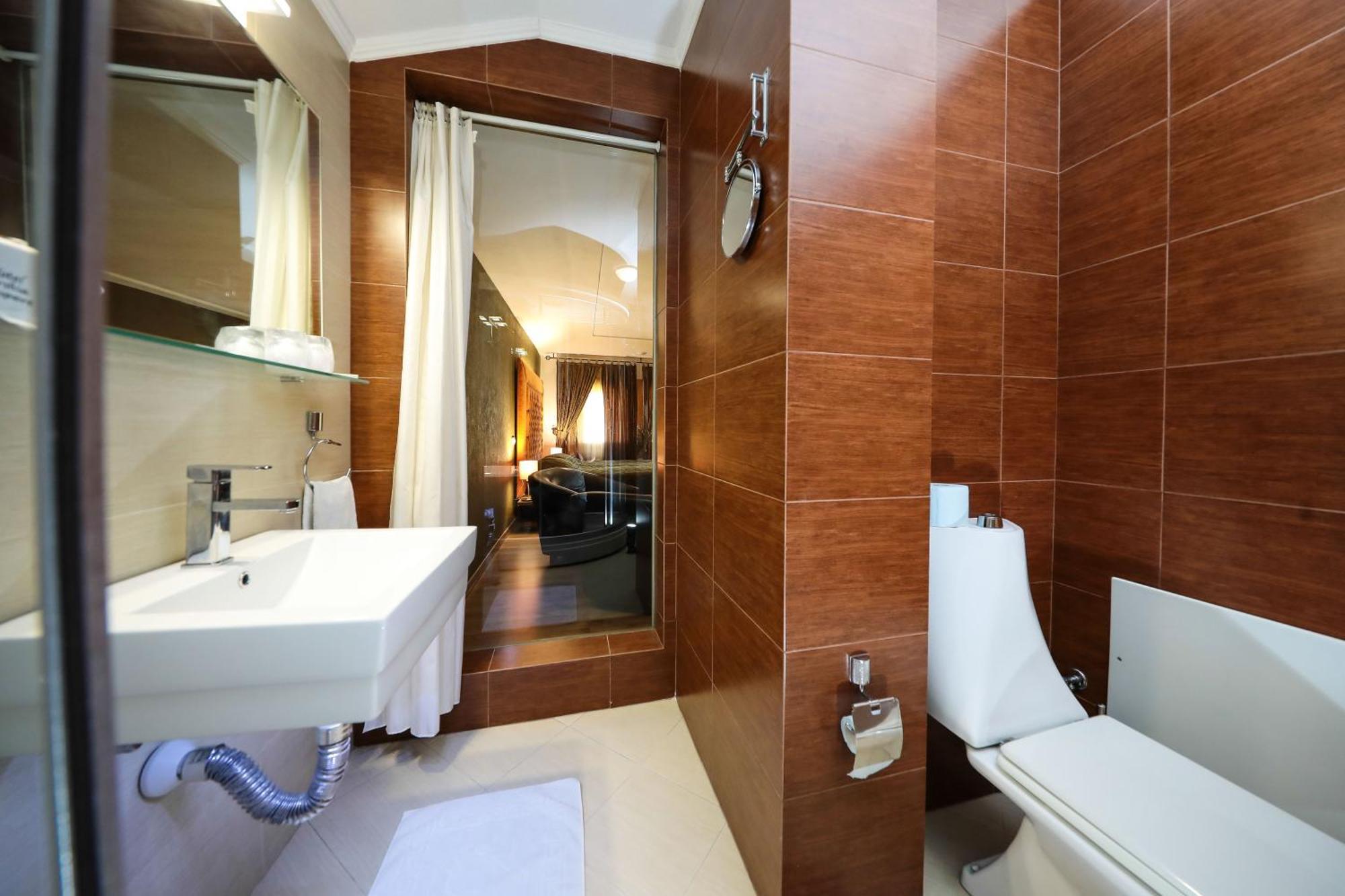 Hotel Carshia E Jupave Gjakova Buitenkant foto