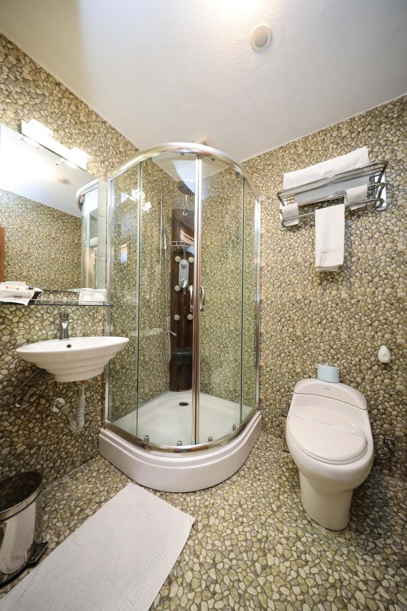 Hotel Carshia E Jupave Gjakova Buitenkant foto