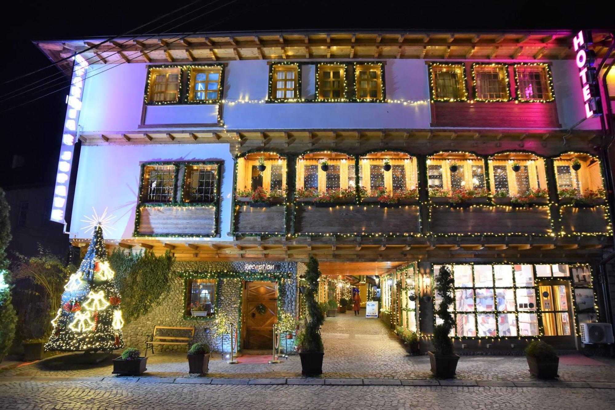 Hotel Carshia E Jupave Gjakova Buitenkant foto