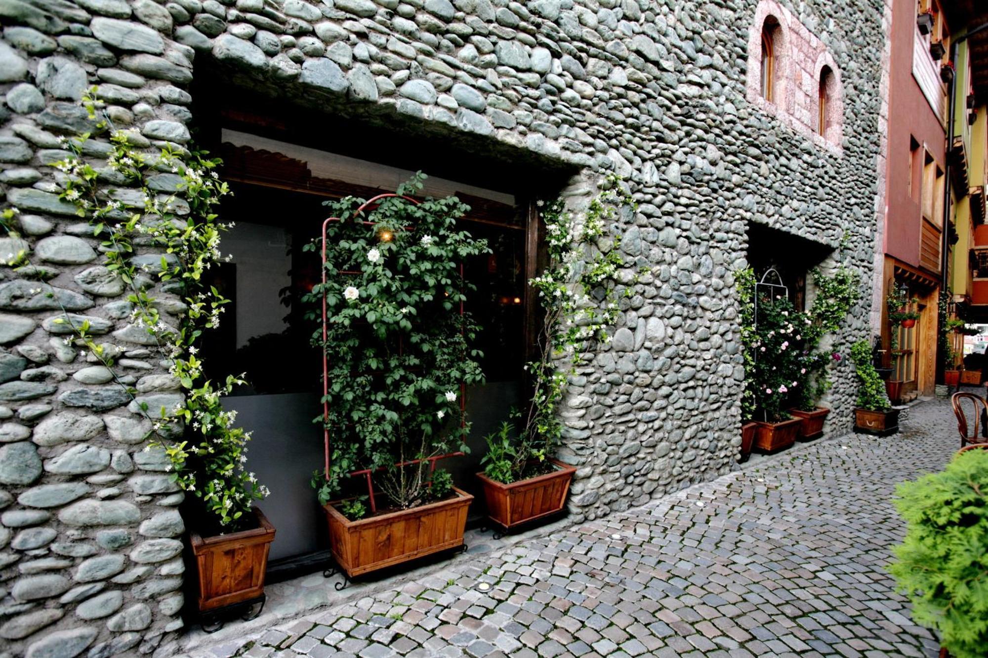 Hotel Carshia E Jupave Gjakova Buitenkant foto