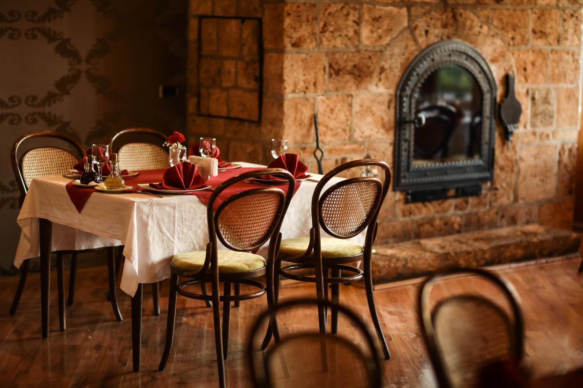 Hotel Carshia E Jupave Gjakova Buitenkant foto