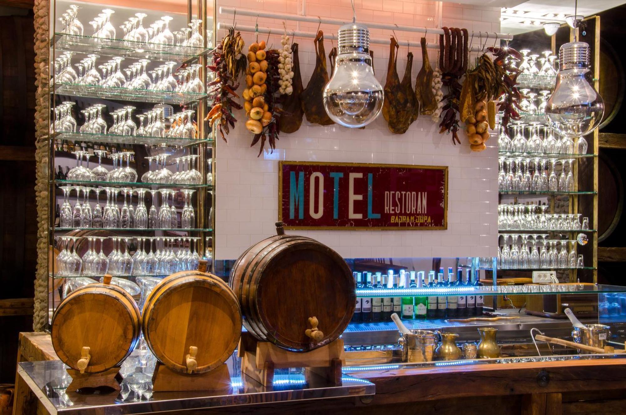 Hotel Carshia E Jupave Gjakova Buitenkant foto