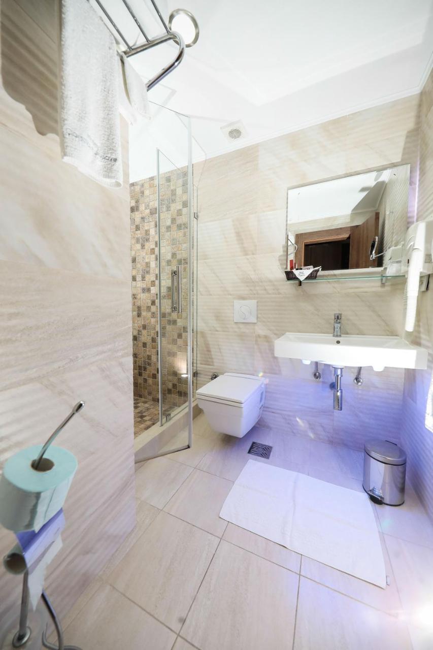 Hotel Carshia E Jupave Gjakova Buitenkant foto