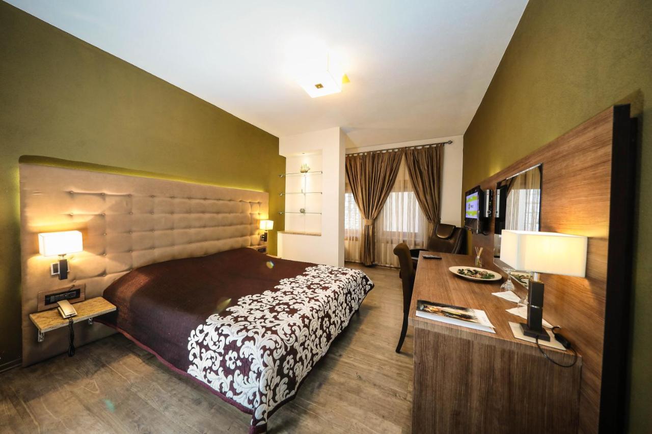 Hotel Carshia E Jupave Gjakova Buitenkant foto