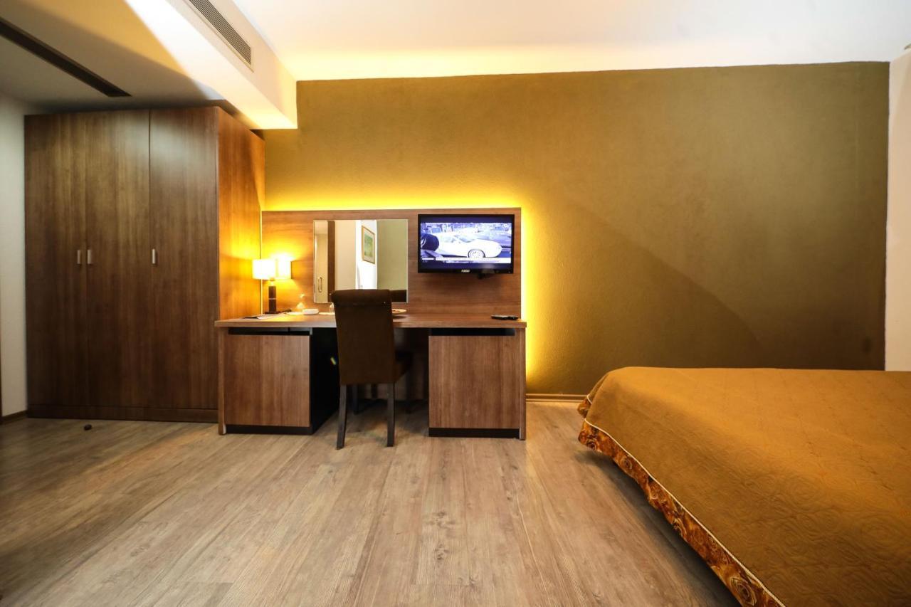 Hotel Carshia E Jupave Gjakova Buitenkant foto