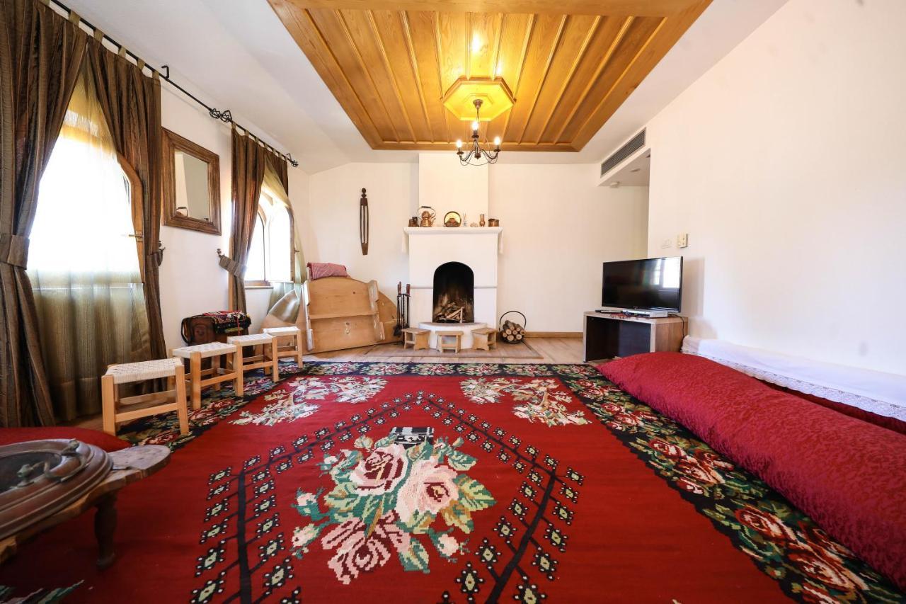 Hotel Carshia E Jupave Gjakova Buitenkant foto
